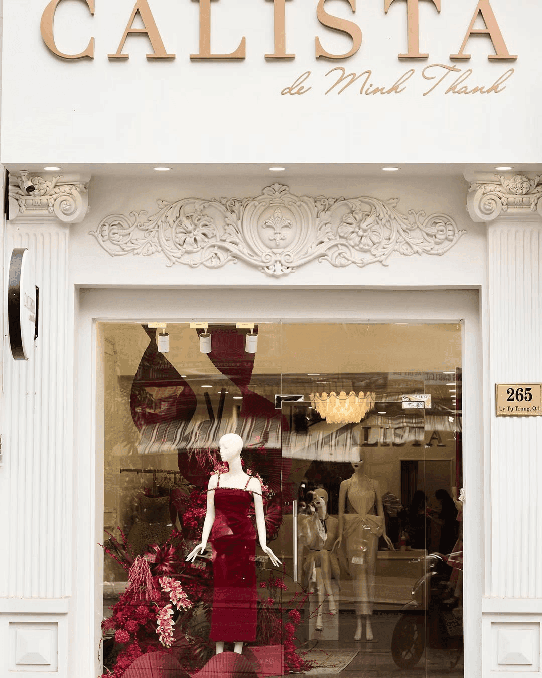 MISS COSMO - Backstage Decor