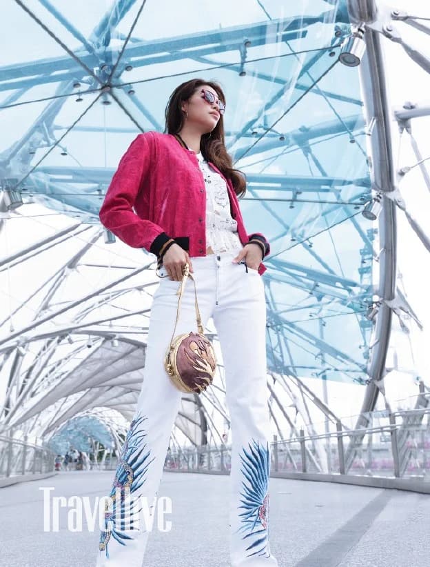Miss Universal Pham Huong – Travellive — styling bởi Trần Hoài Trang · 1