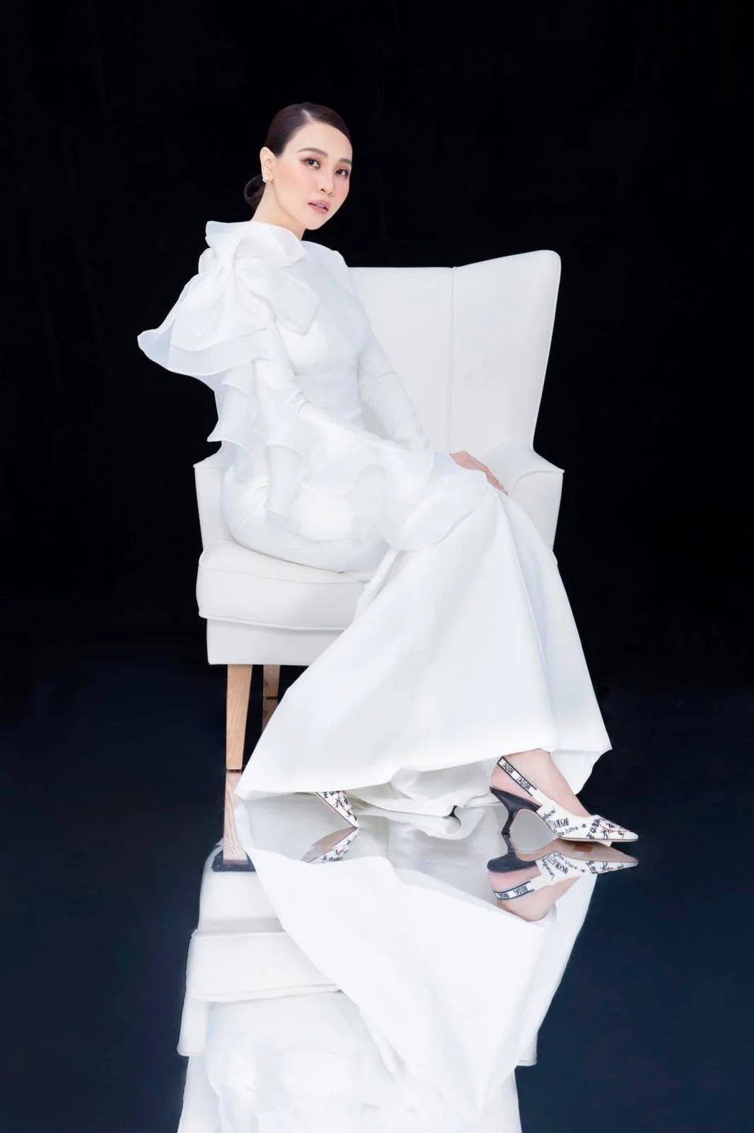 ANH CHỊ ĐÀM THU TRANG – NGUYỄN QUỐC CƯỜNG — styling by Trần Hoài Trang · 4