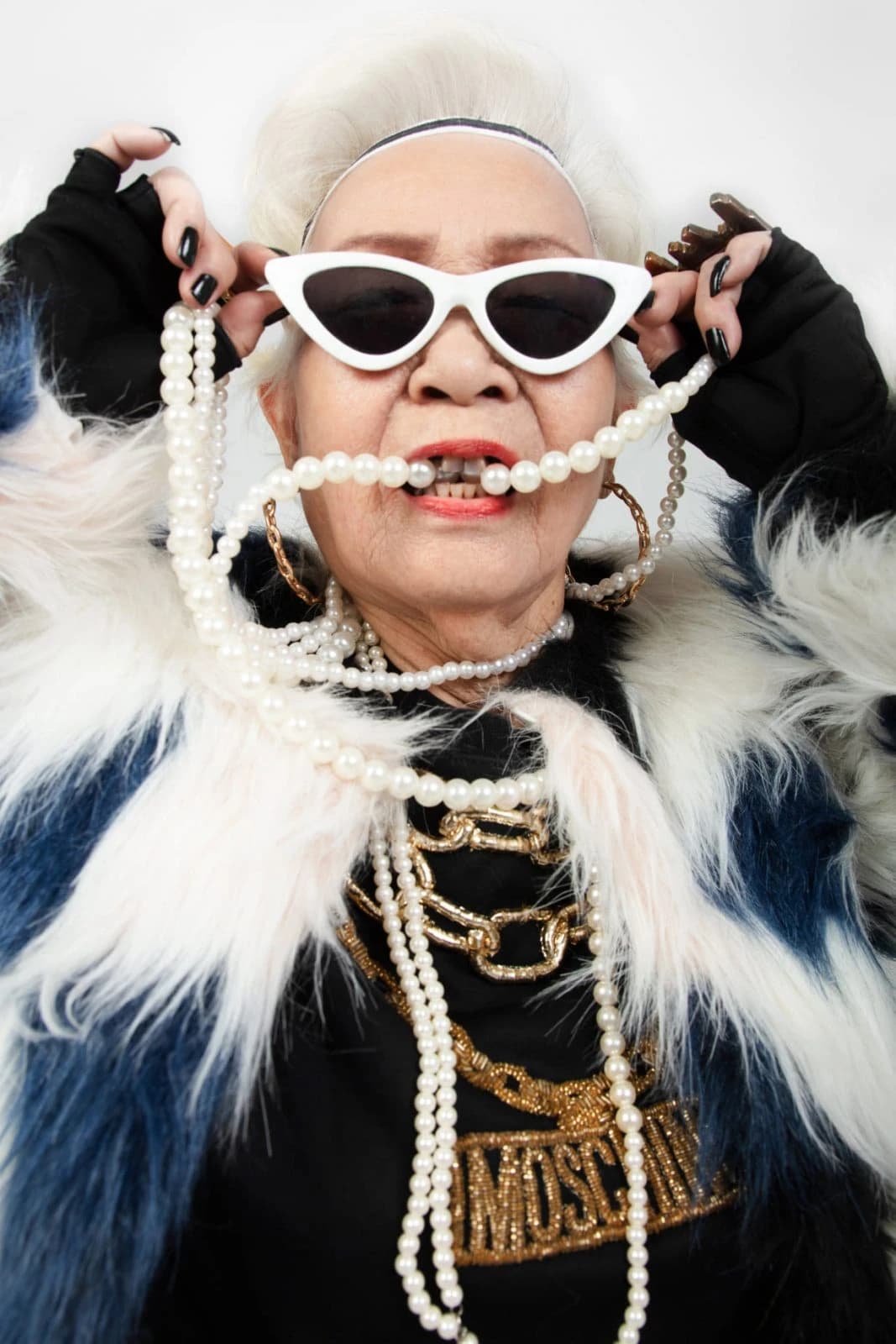 WOWY & Grandma — styling bởi Trần Hoài Trang · 3