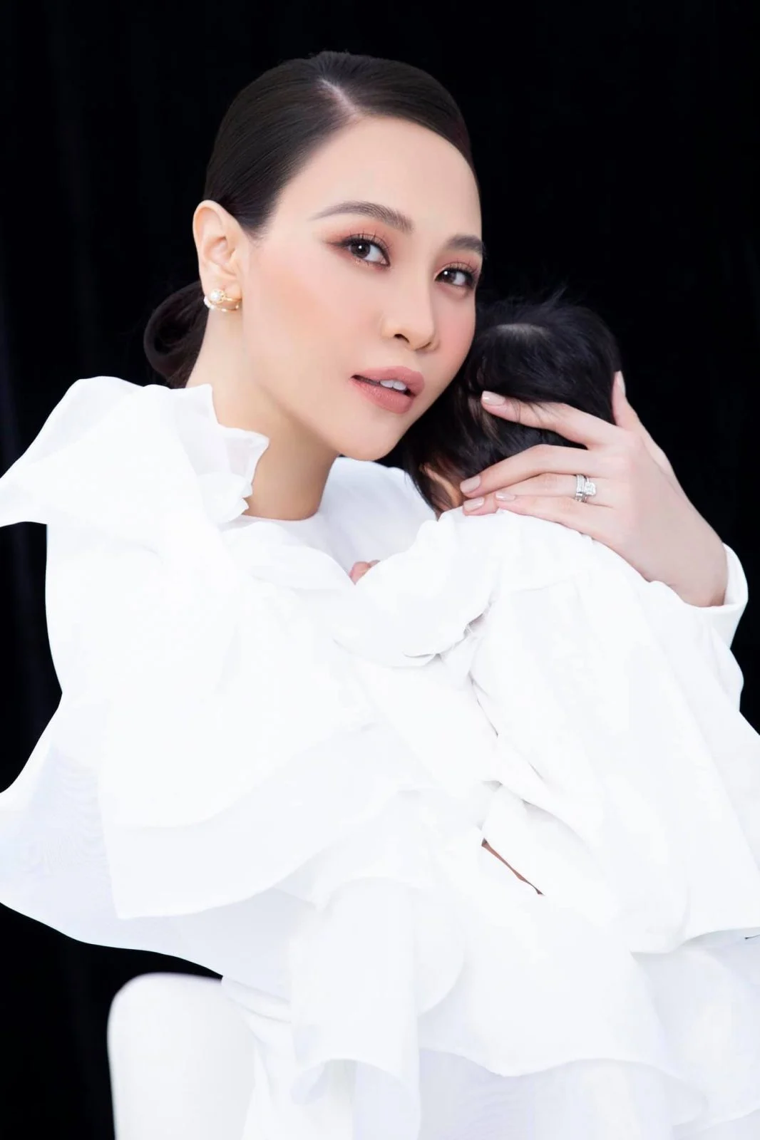 ANH CHỊ ĐÀM THU TRANG – NGUYỄN QUỐC CƯỜNG — styling bởi Trần Hoài Trang · 2