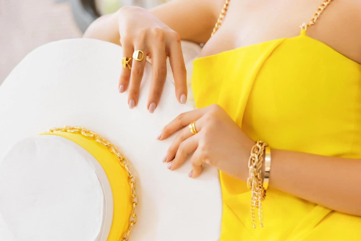 Minh Triệu & Kỳ Duyên · Lê Thanh Hoà — styling bởi Trần Hoài Trang · 2