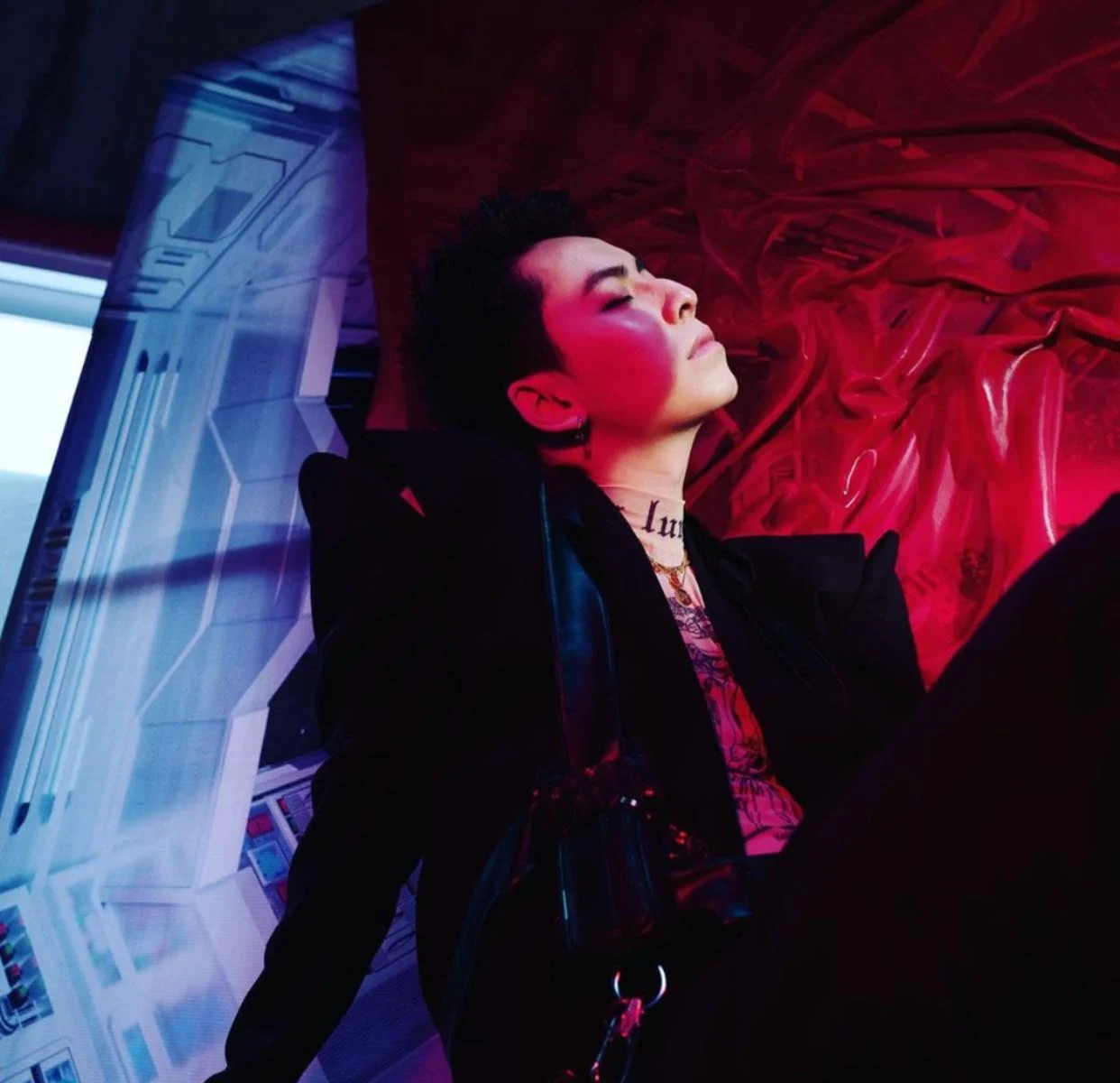 CA SĨ OSAD — styling bởi Trần Hoài Trang · 1