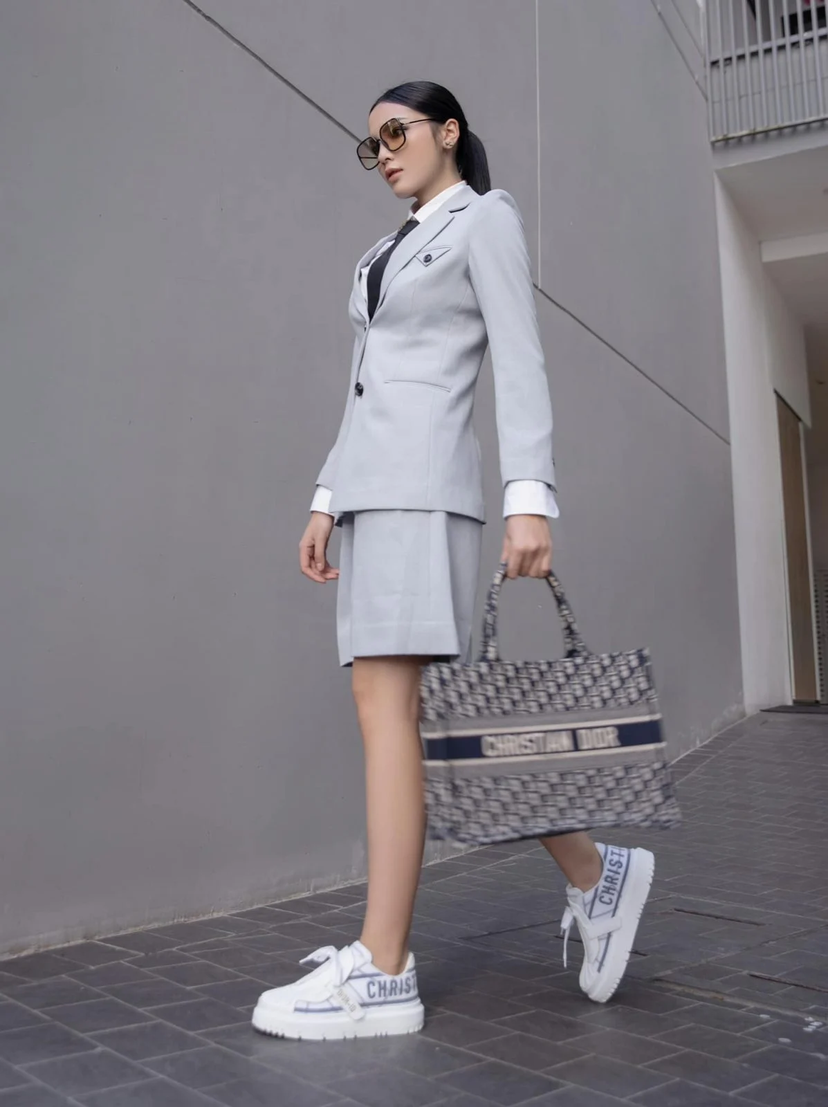 HOA HẬU KỲ DUYÊN – SUIT UP — styling by Trần Hoài Trang · 5