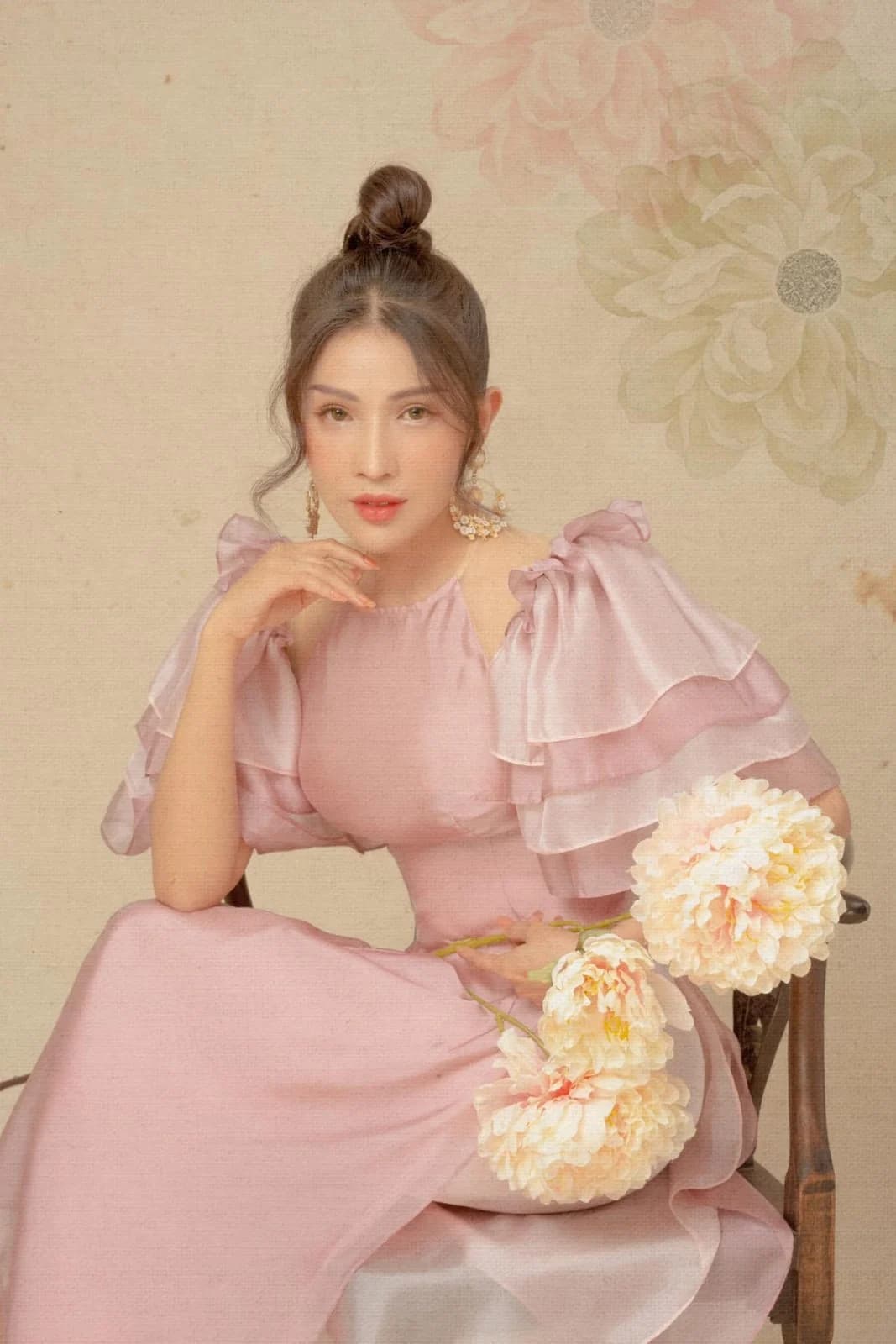 Diễn Viên Khả Như — styling by Trần Hoài Trang · 6