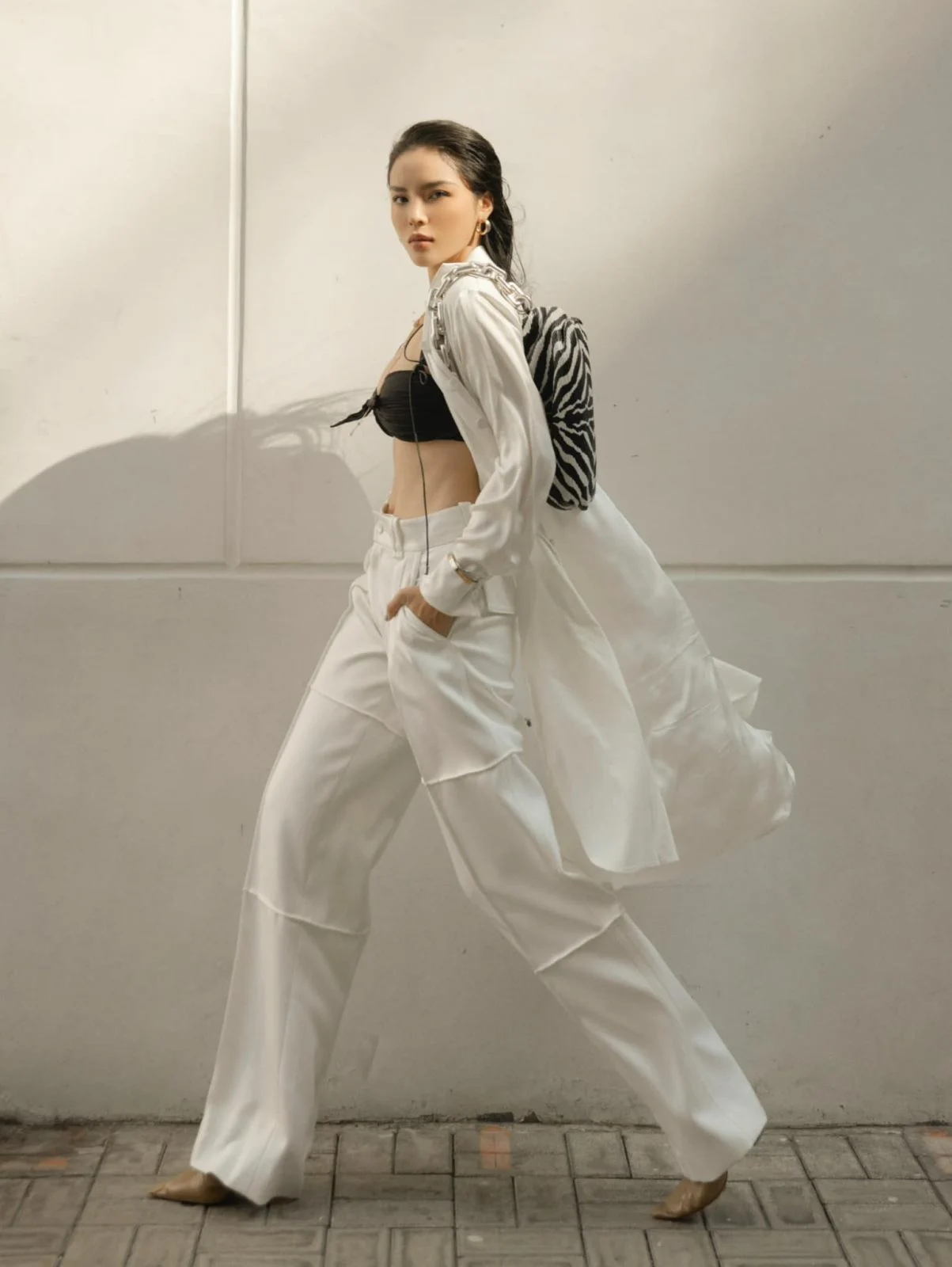 HOA HẬU KỲ DUYÊN – STREET STYLE — styling bởi Trần Hoài Trang · 3