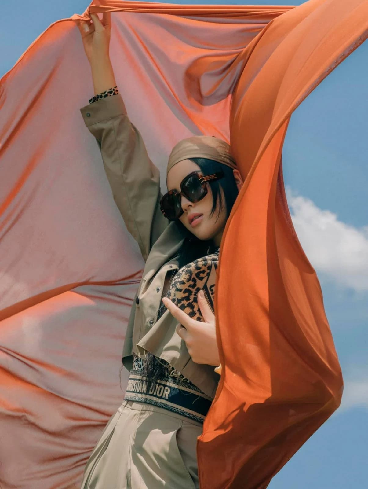 HOA HẬU KỲ DUYÊN x DIOR – PREFALL 21 — styling bởi Trần Hoài Trang · 3