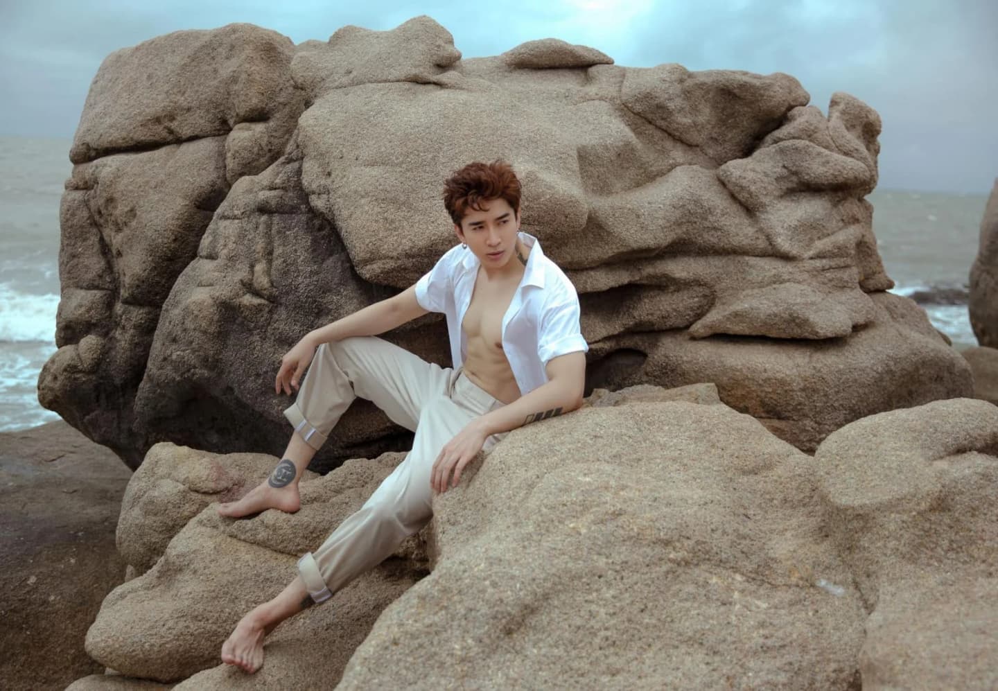 CHI DÂN – COVER ALBUM – ĐỢI THÊM BAO LÂU — styling bởi Trần Hoài Trang · 4