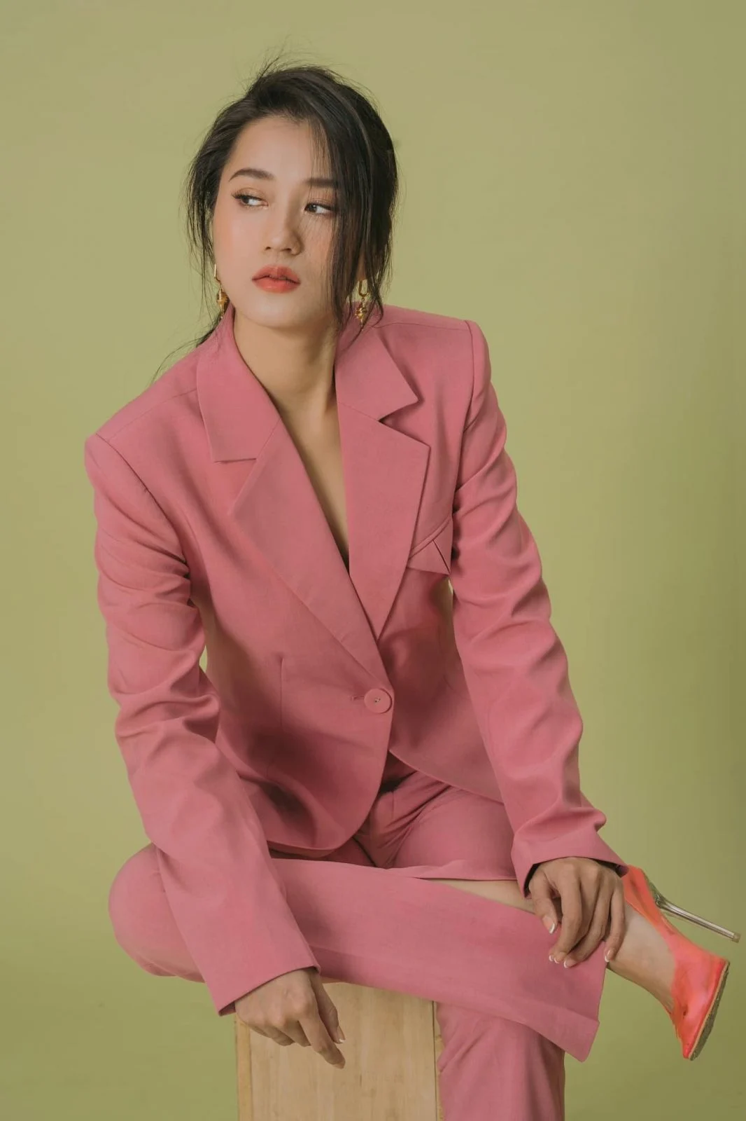 LÂM VỸ DẠ — styling by Trần Hoài Trang · 6