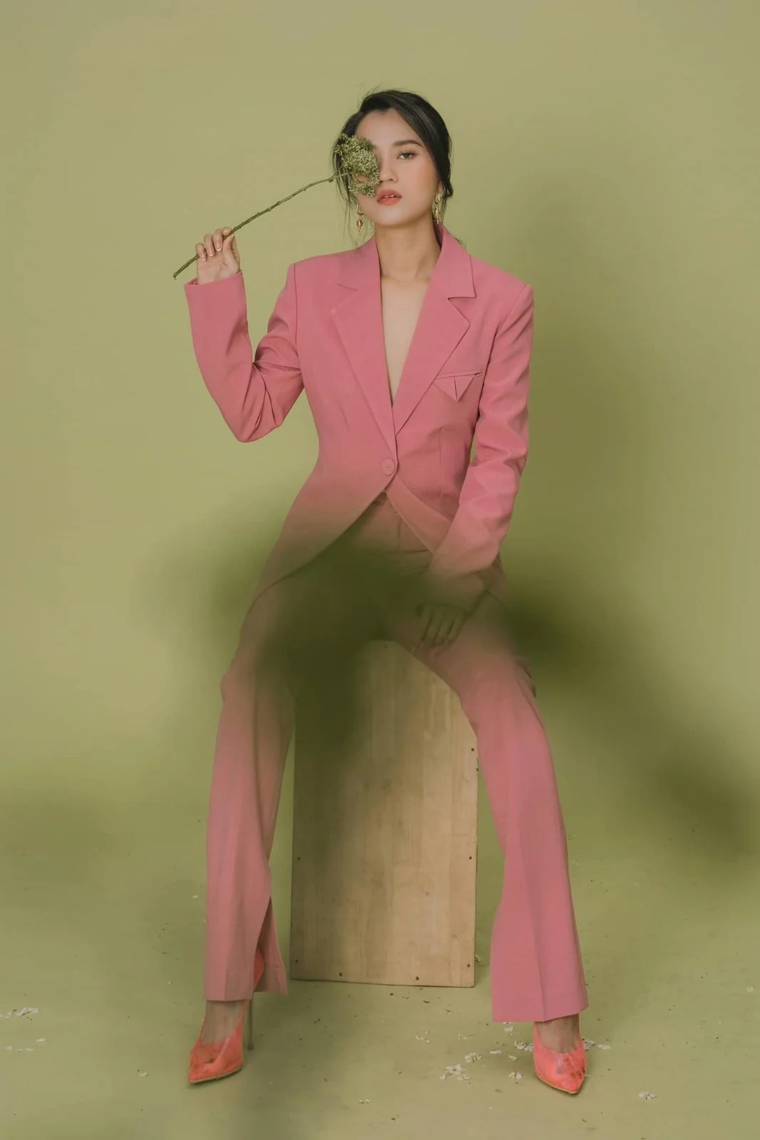 LÂM VỸ DẠ — styling by Trần Hoài Trang · 5
