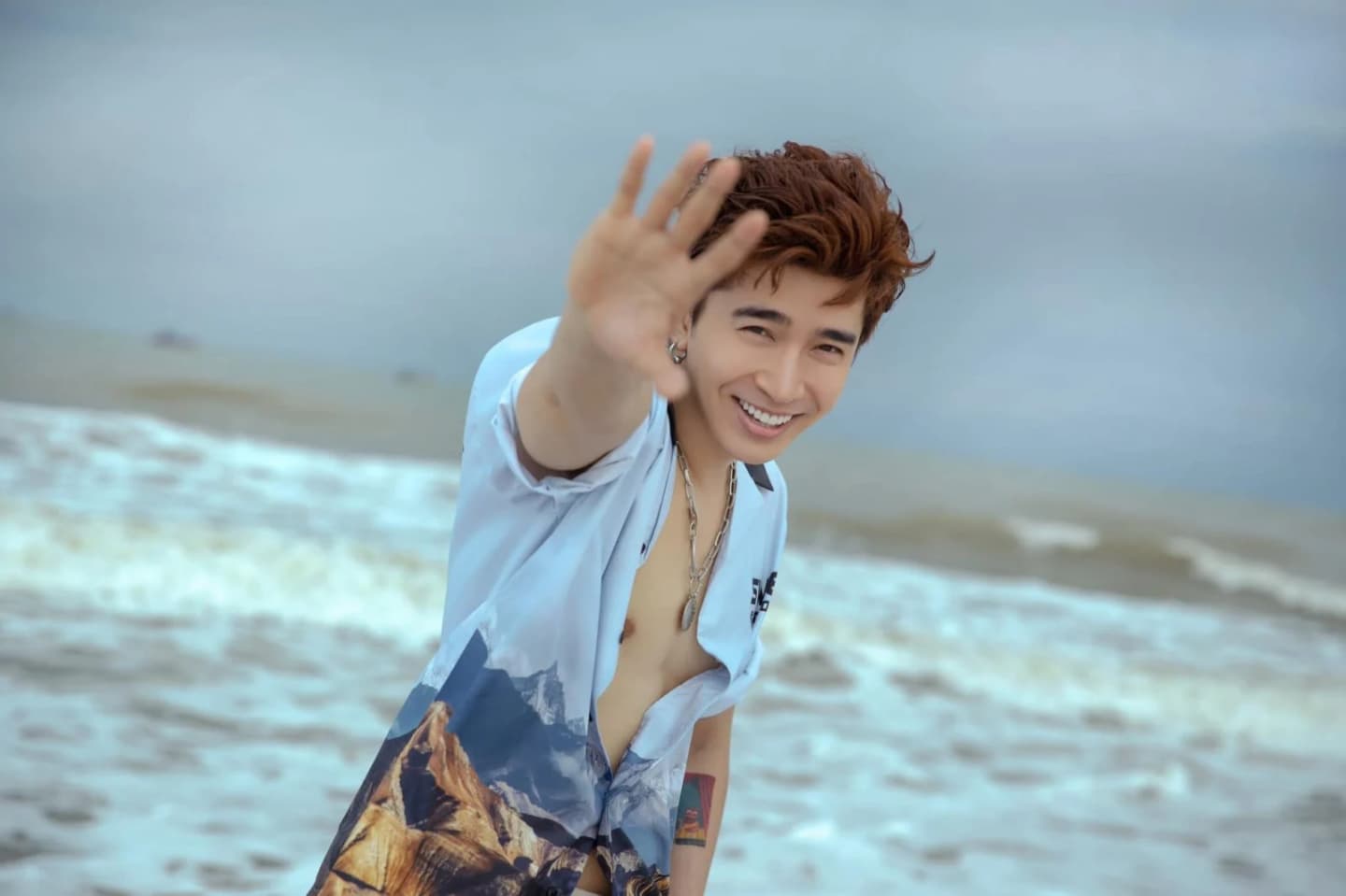 CHI DÂN – COVER ALBUM – ĐỢI THÊM BAO LÂU — styling by Trần Hoài Trang · 5