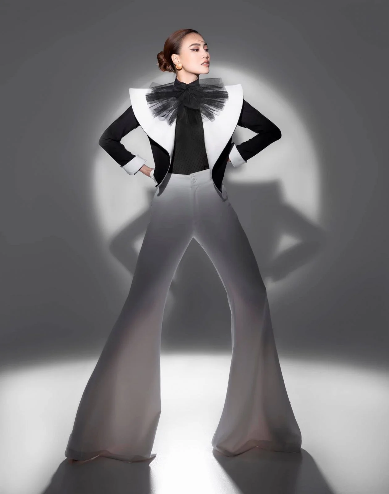 NINH DƯƠNG LAN NGỌC – BNW — styling bởi Trần Hoài Trang · 1