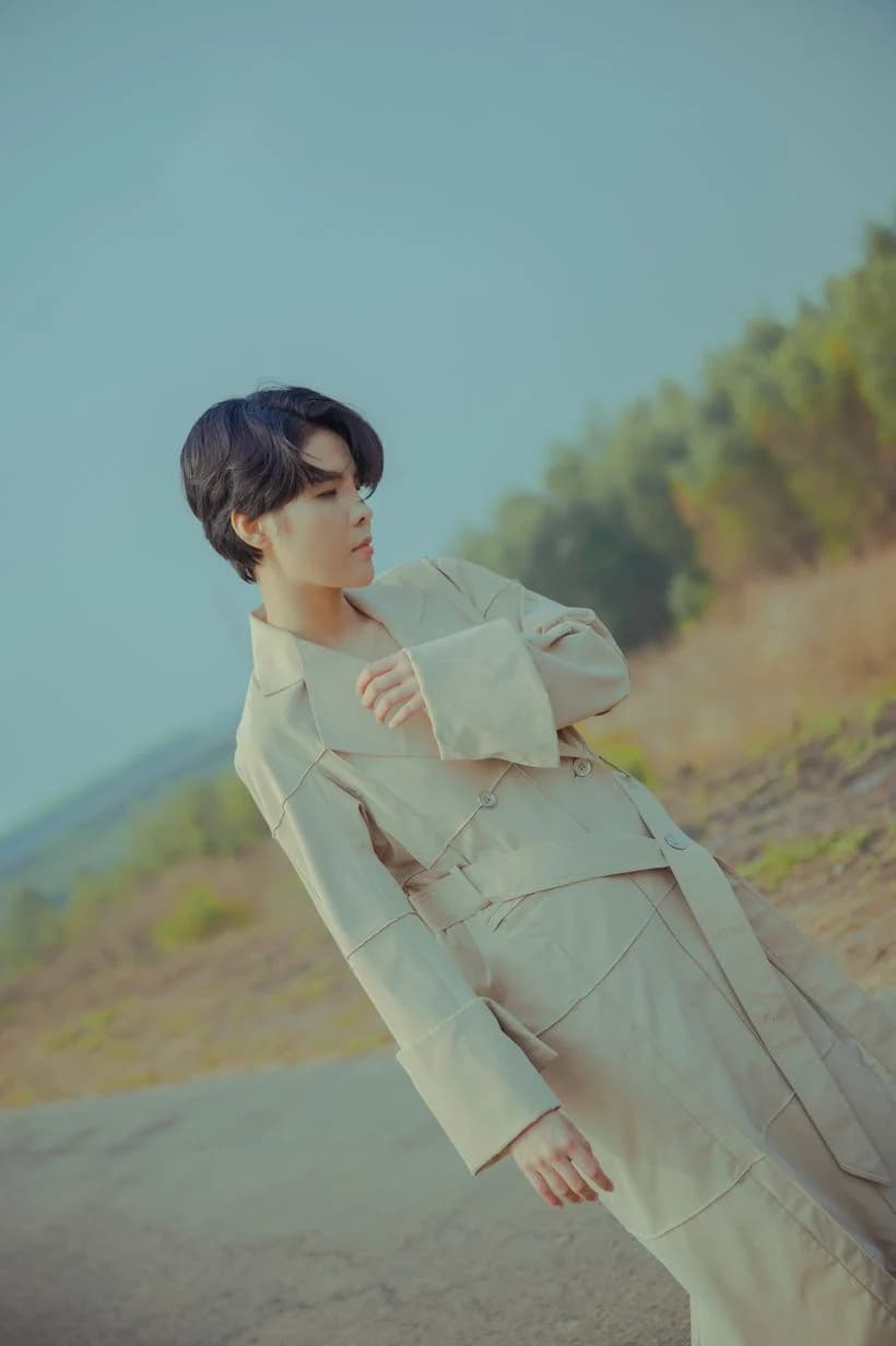MV TÌM HÀNH TINH KHÁC – VŨ CÁT TƯỜNG — styling by Trần Hoài Trang · 4
