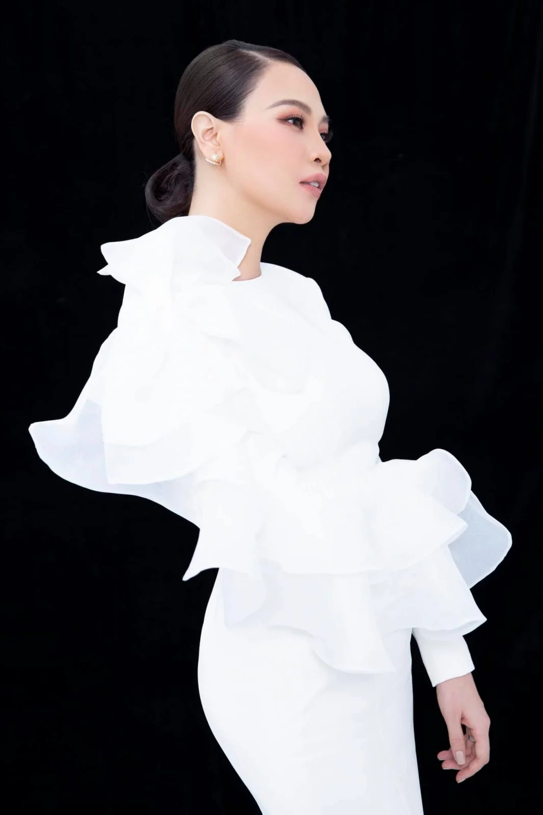 ANH CHỊ ĐÀM THU TRANG – NGUYỄN QUỐC CƯỜNG — styling by Trần Hoài Trang · 6