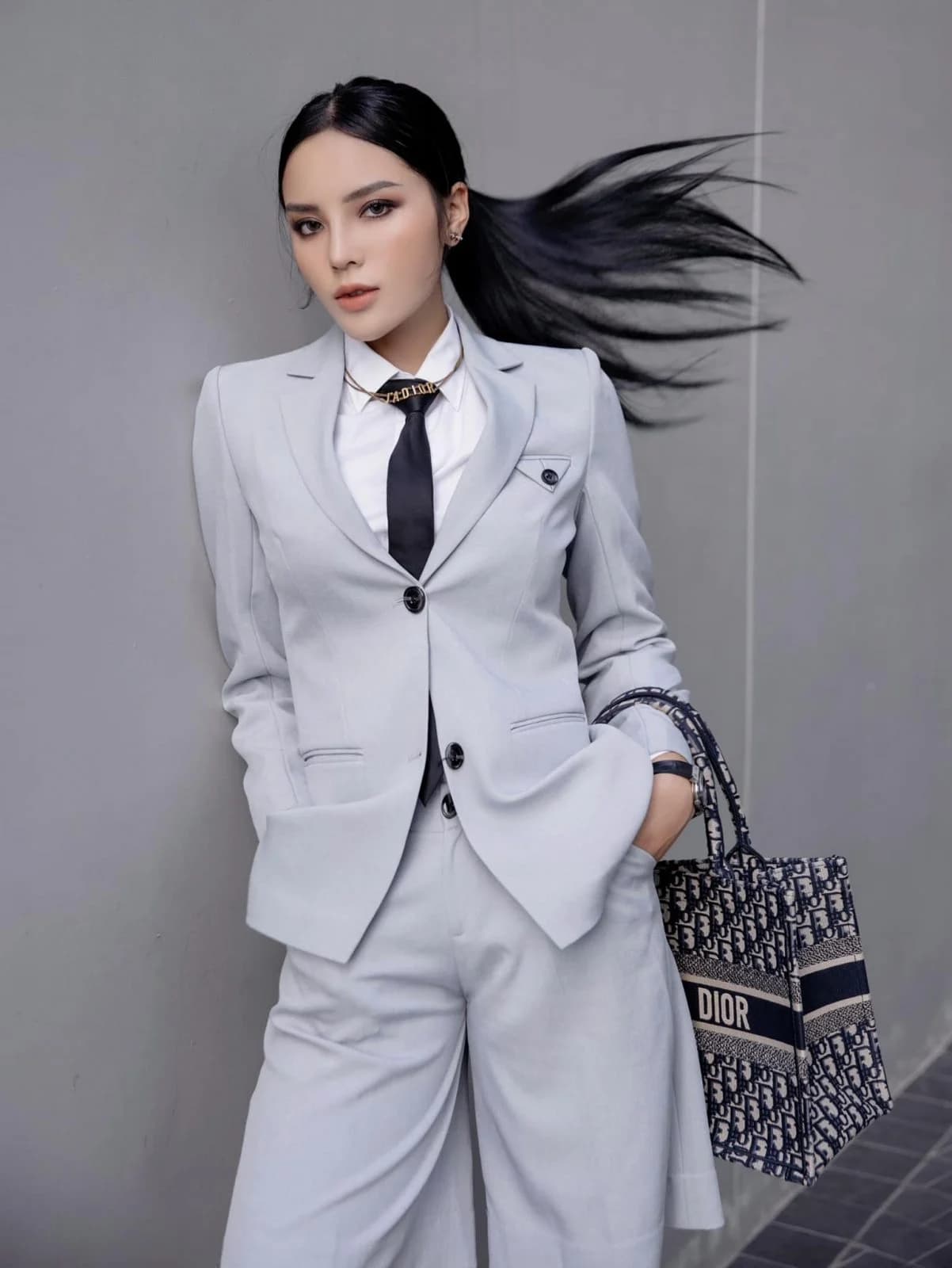 HOA HẬU KỲ DUYÊN – SUIT UP — styling bởi Trần Hoài Trang · 1